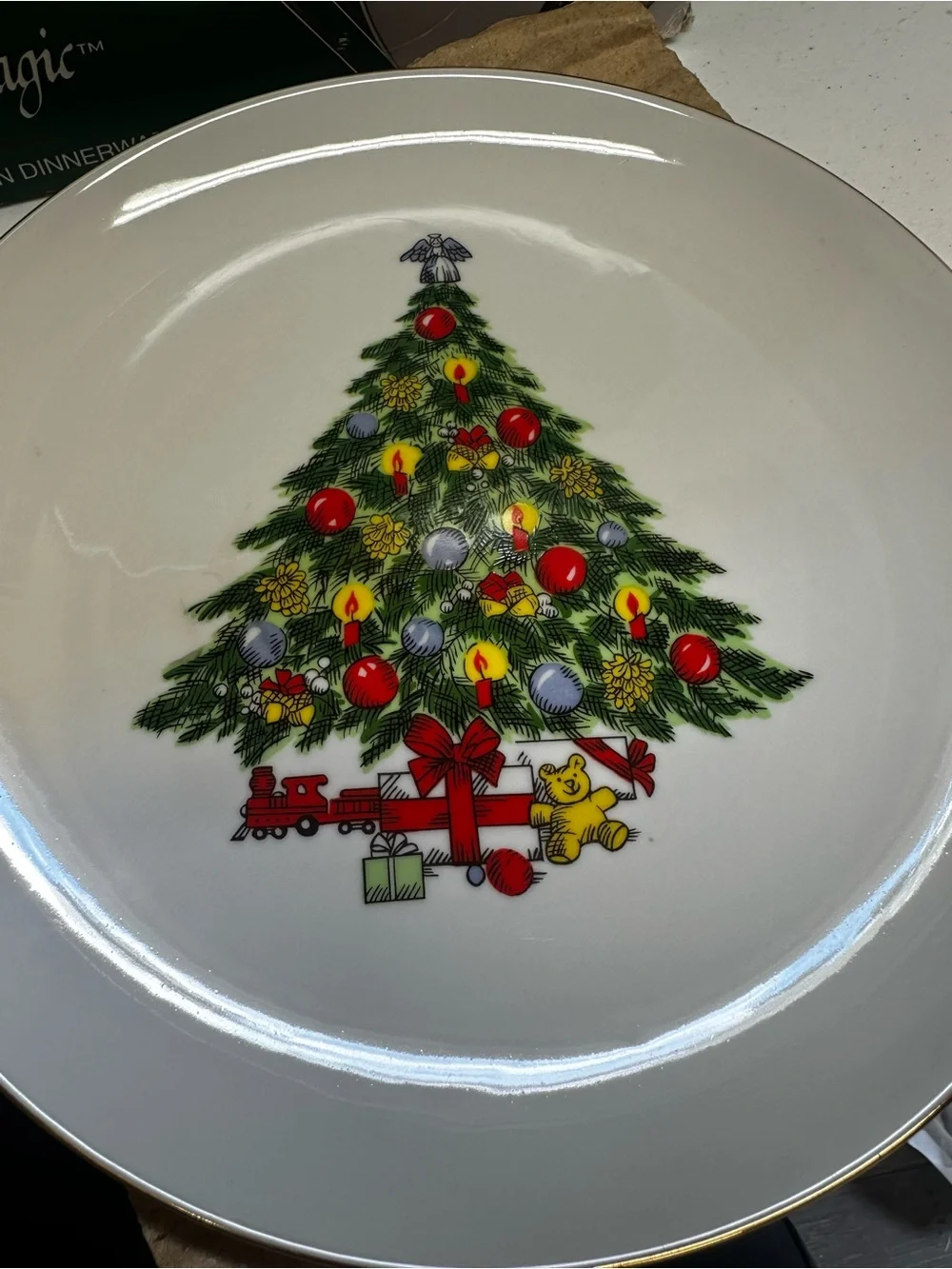 Jamestown China Holiday Magic 20 Pc Christmas Tree Porcelain Dinnerware Set